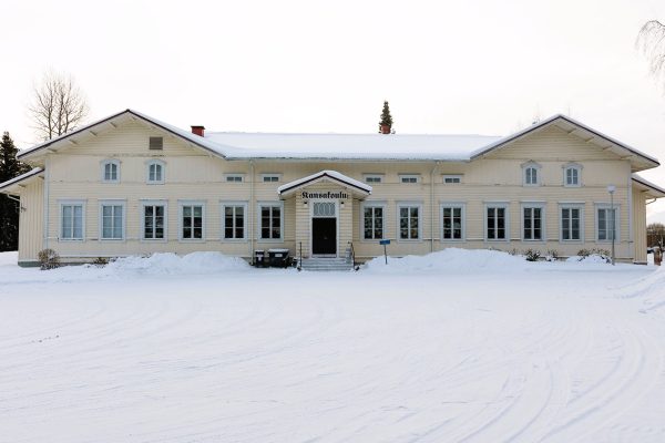 Keskustan kansakoulu -kiinteistö